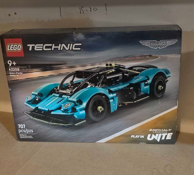 LEGO Technic Aston Martin Valkyrie Toy Car
