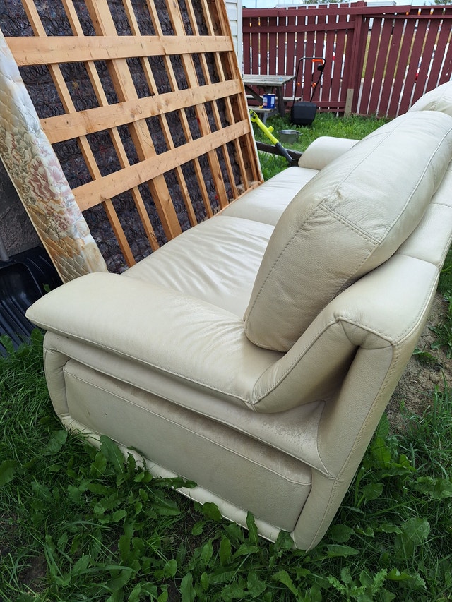 White leather sofa - photo 4