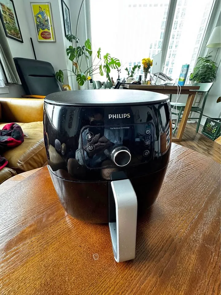 Philips Premium Air Fryer – LCD Display, Made in Europe thumbnail