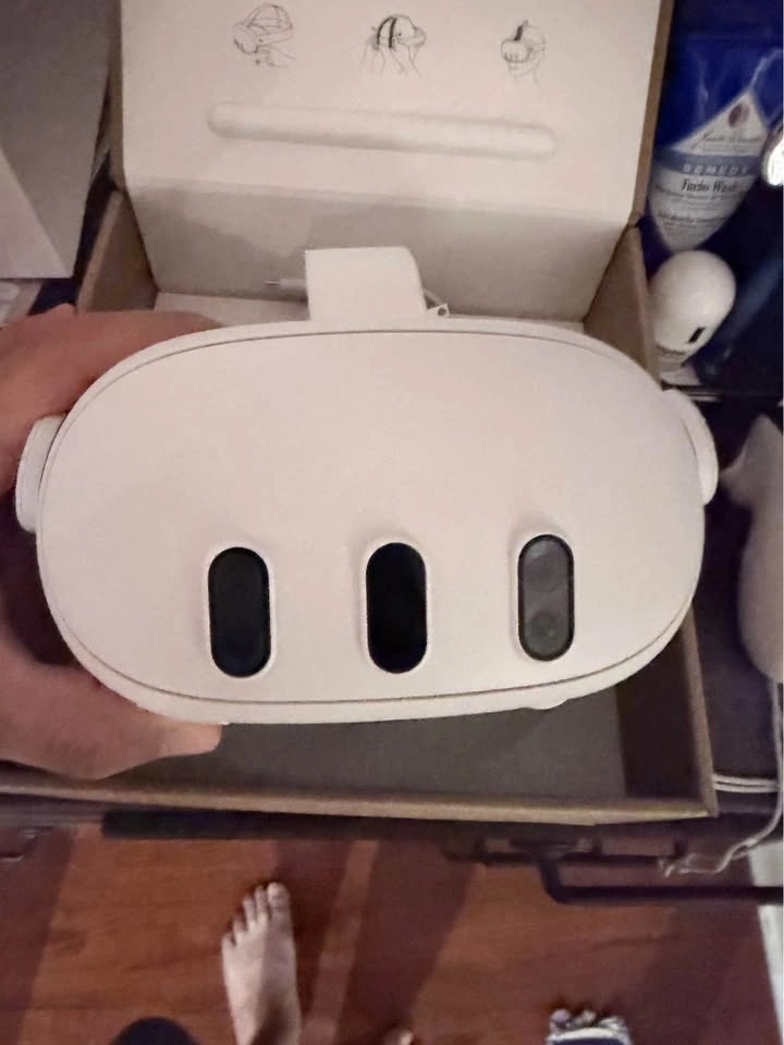 Meta Quest 3 512 GB VR Headset - photo 2