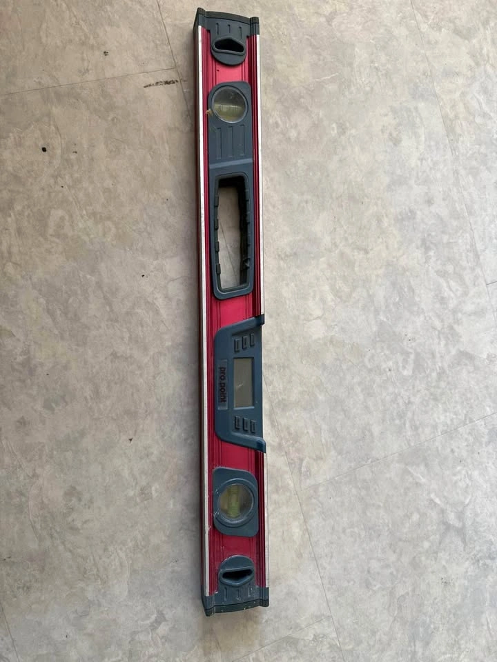 Pro.Point 24" Digital Box Level
