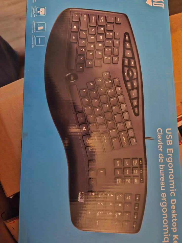 Brand New Adesso Ergonomic Wired Keyboard - photo 3