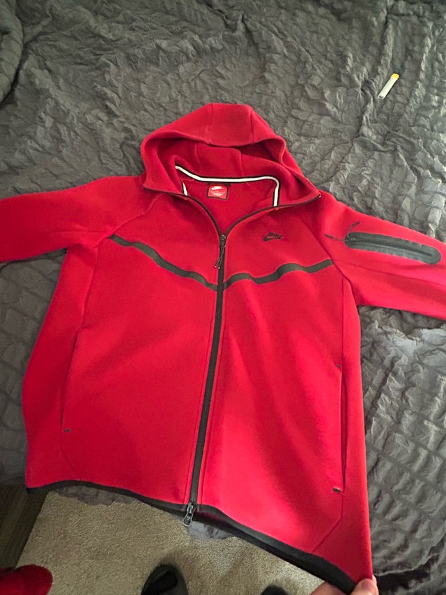 red Nike tech