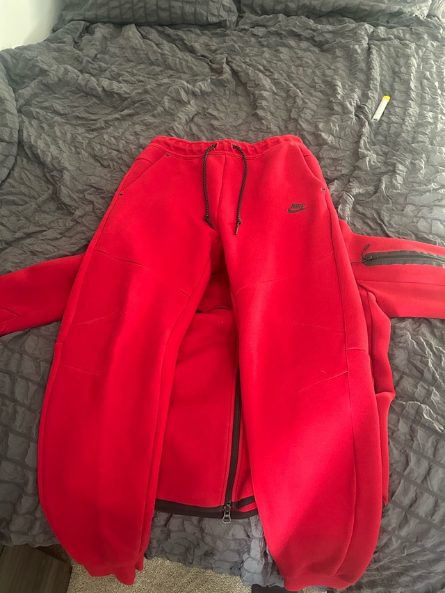 red Nike tech - photo 3