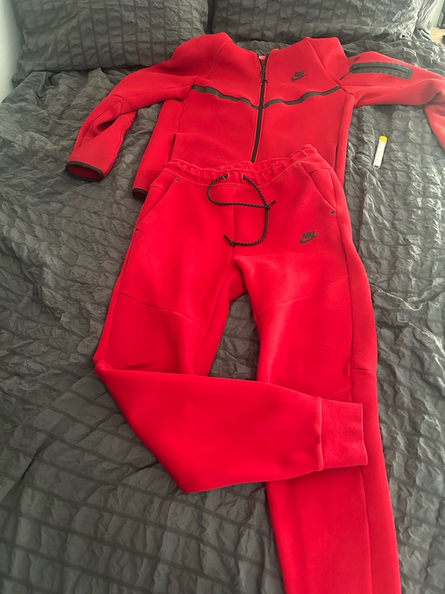 red Nike tech - photo 5