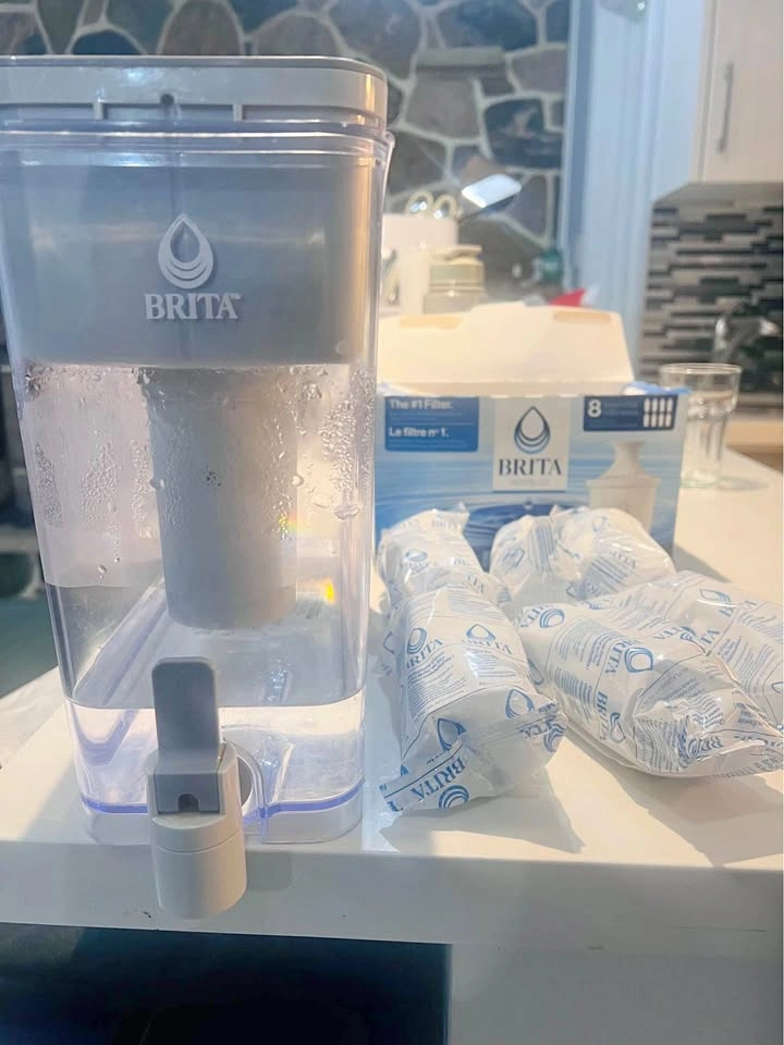 BRITA Water Filter Dispenser + 6 New Replacement Filters