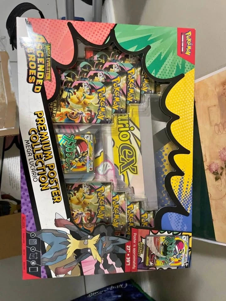 Pokémon TCG: Mega Lucario Premium Poster Collection