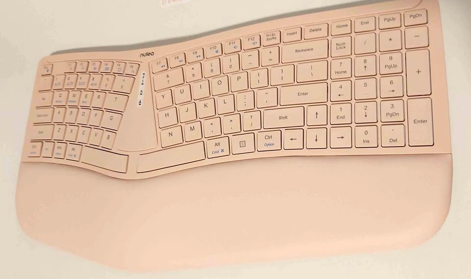 Wireless Ergonomic Keyboard Rechargeable (light pink)