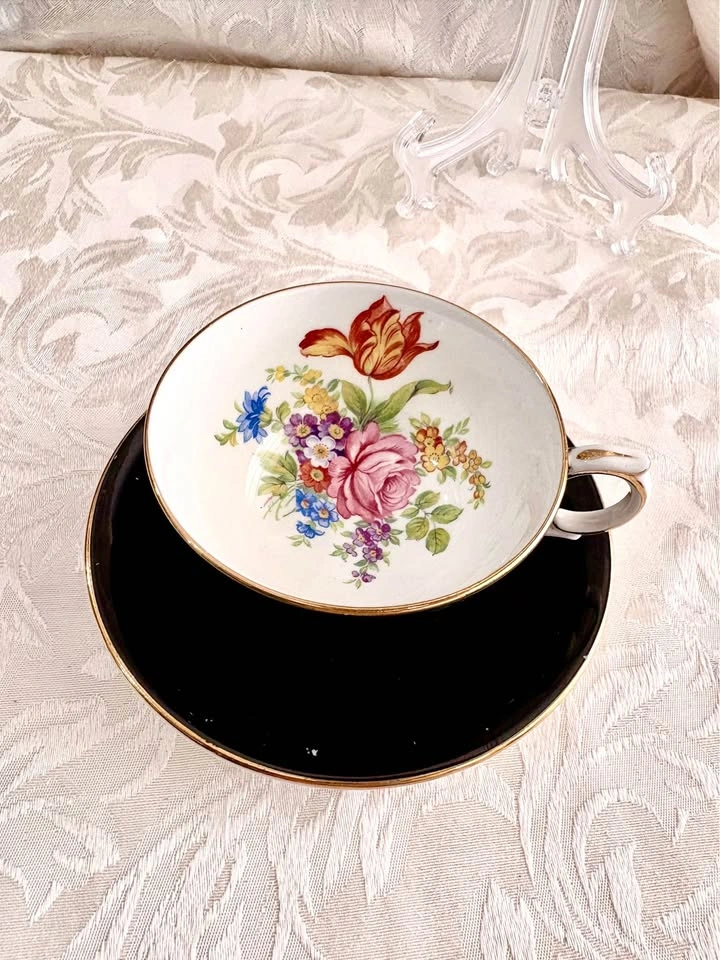 Windsor Bone China Floral Tea Cup and Saucer Set - photo 4