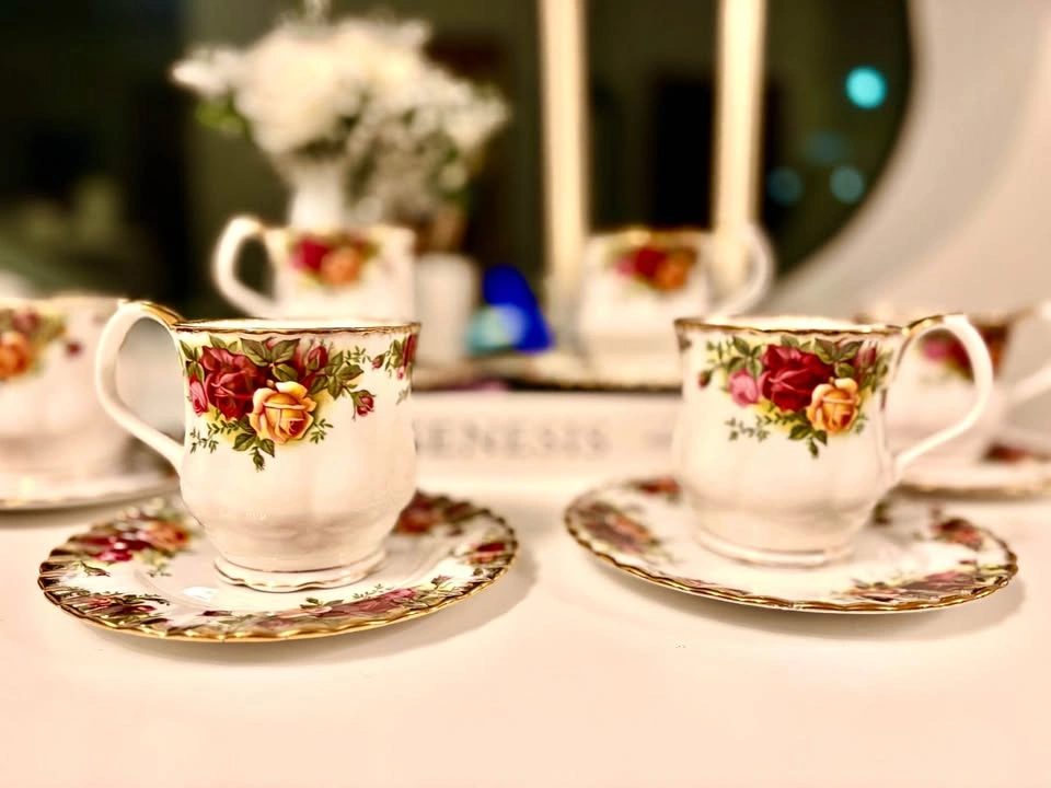 Royal Albert Old Country Roses Montrose Coffee Cups - England