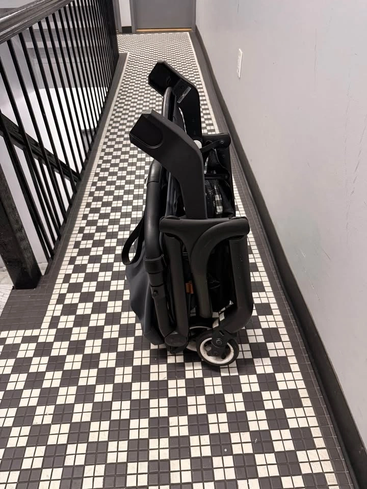 Bugaboo Butterfly Travel Stroller + Bumper Bar + Adapters - photo 5