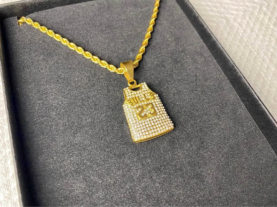18K gold plated Iced out Bulls #23 pendant 100% Stainless Steel