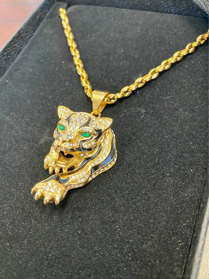 18k Gold plated Iced out Jaguar Pendant. 100% Stainless Steel.