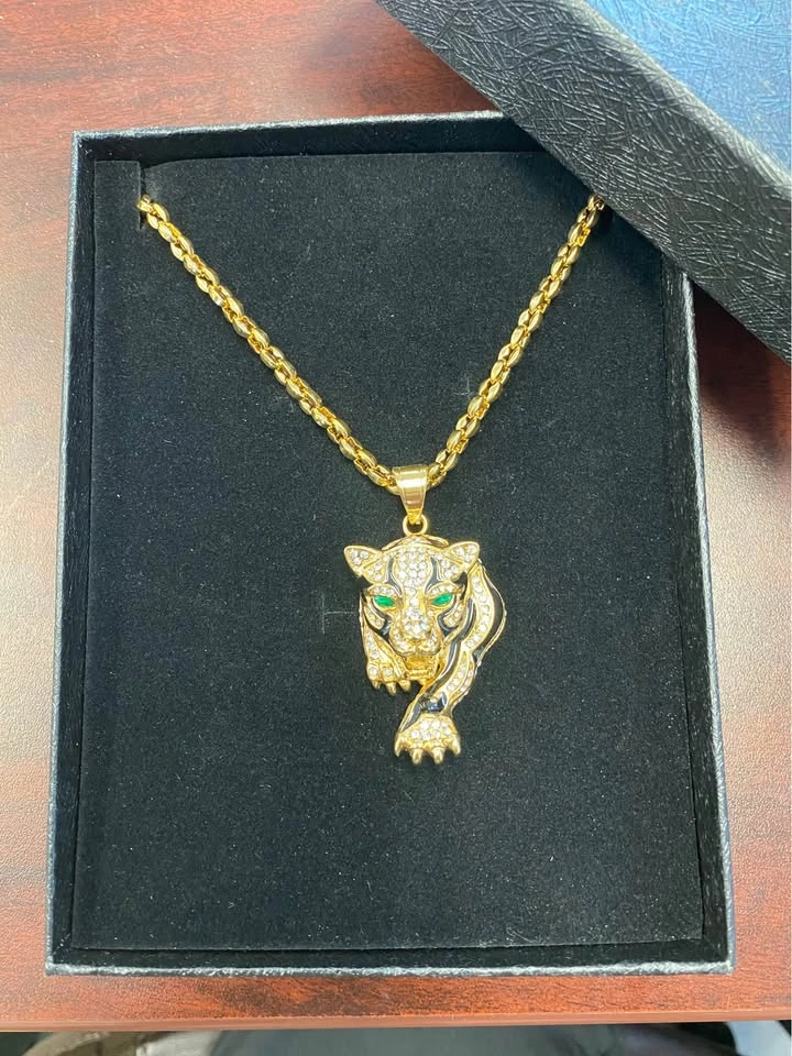 18k Gold plated Iced out Jaguar Pendant. 100% Stainless Steel. - photo 2
