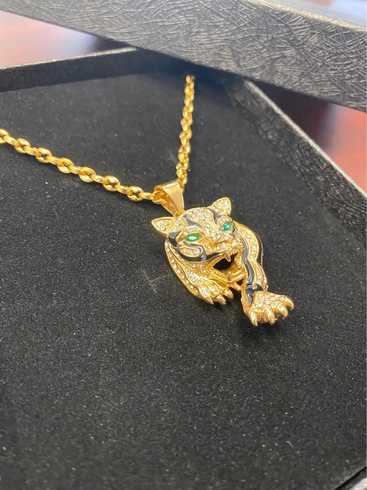 18k Gold plated Iced out Jaguar Pendant. 100% Stainless Steel. - photo 3