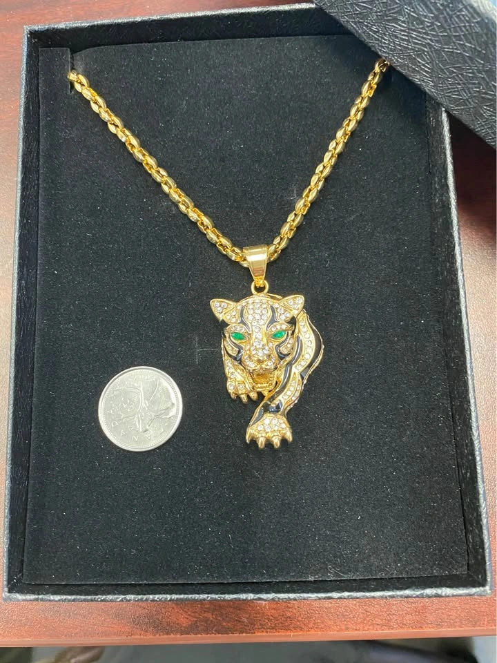 18k Gold plated Iced out Jaguar Pendant. 100% Stainless Steel. - photo 4