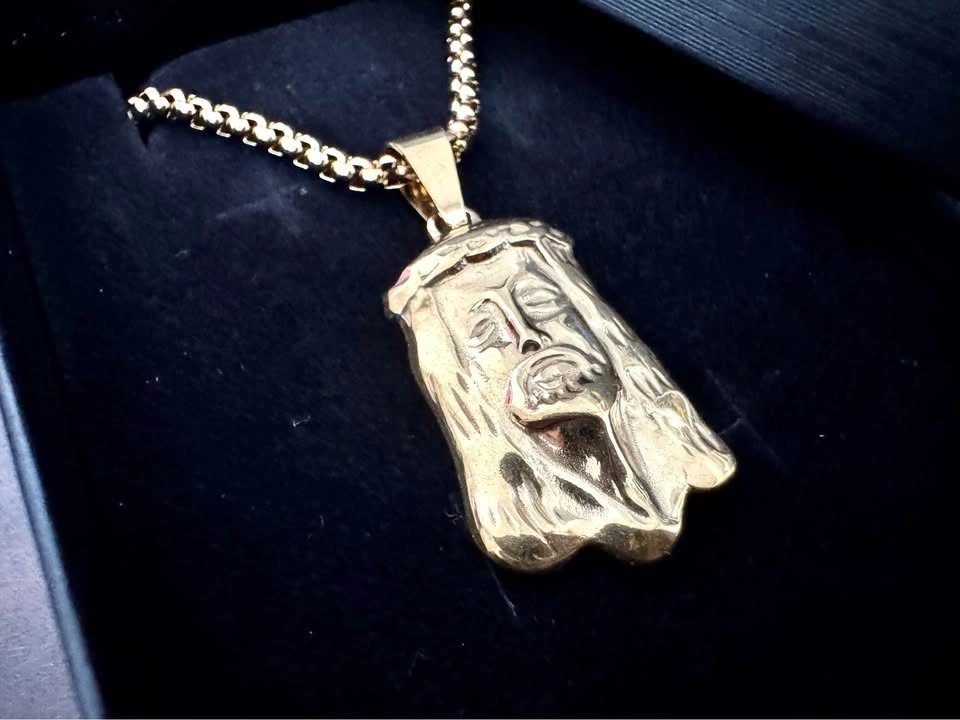 Jesus Piece Pendant – 18K Gold Plated - photo 3