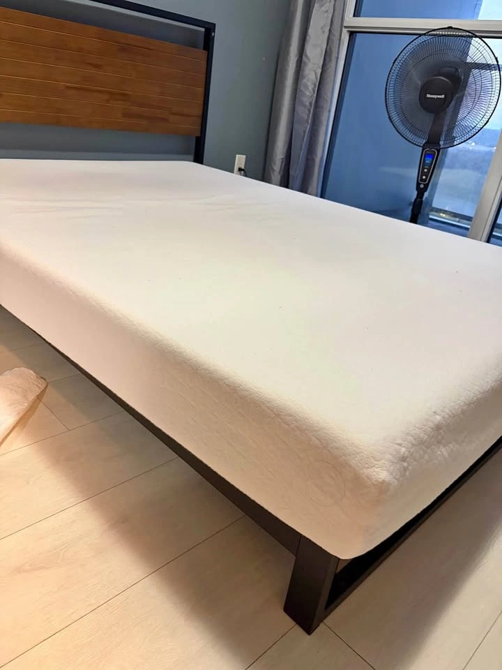 Memory Foam Mattress – Full Size (6 Inch) – Like New