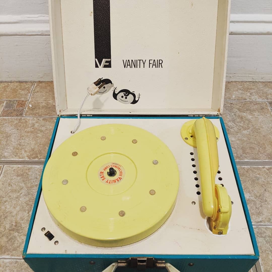 Vintage Vanity fair portable record player