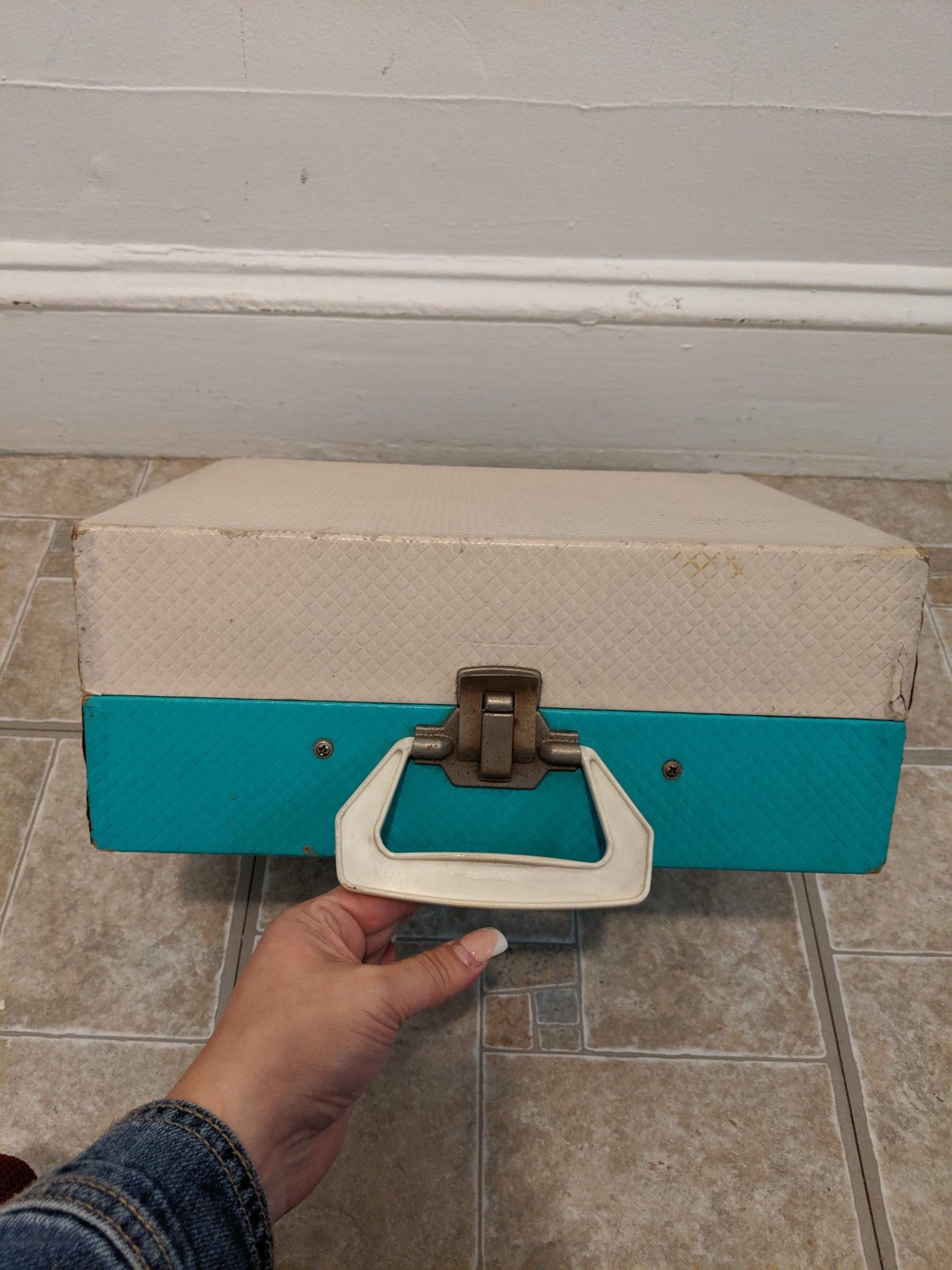 Vintage Vanity fair portable record player - photo 2