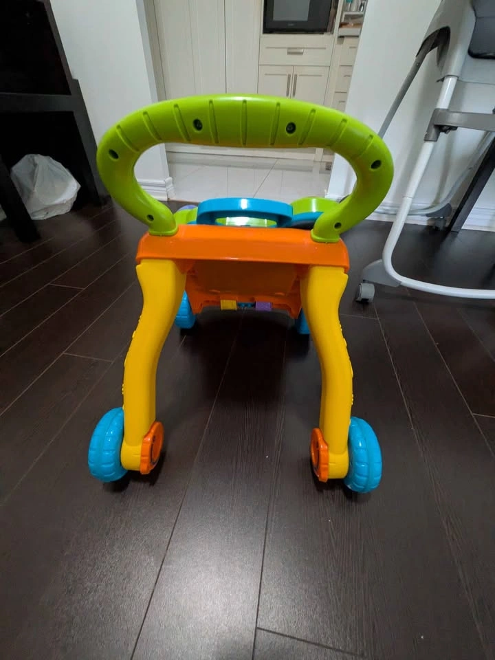VTech Sit-to-Stand Learning Walker – Excellent Condition - photo 3
