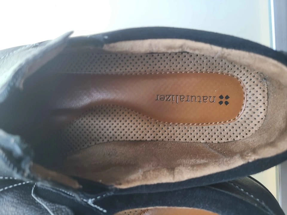 Naturalizer Black Leather Zip-Up Loafers size 9.5 M - photo 4