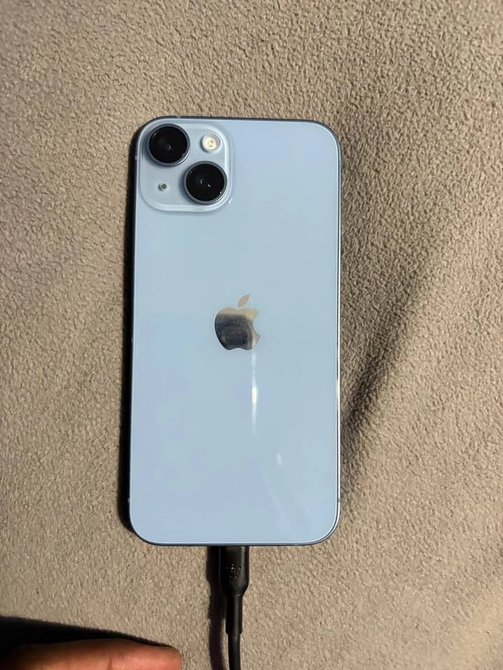 iPhone 14 - photo 2