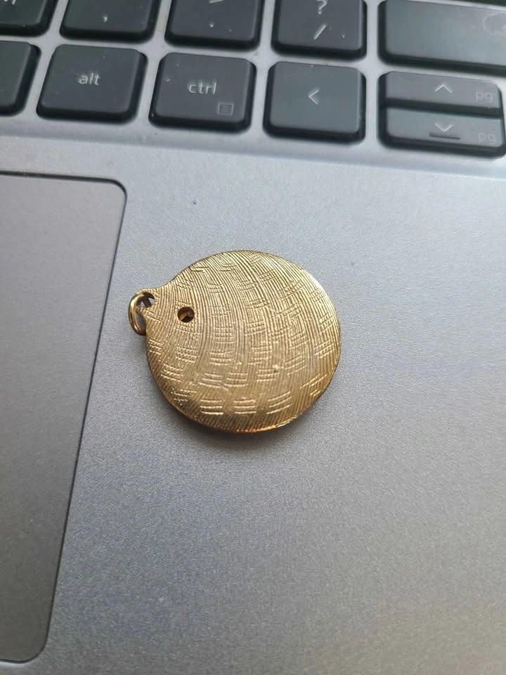 Vintage ASI NYC GOLD - TONE Pendant Charm - photo 3