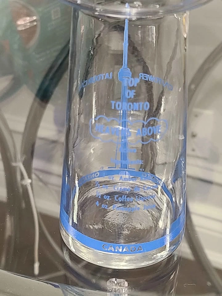 Vintage CN Tower Top of Toronto Souvenir Glass - photo 4