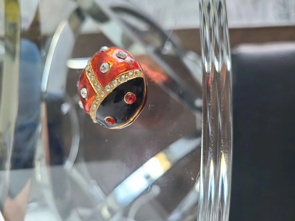 Vintage Crystal-Encrusted Red/Black Enamel Ladybug Trinket Box - photo 3