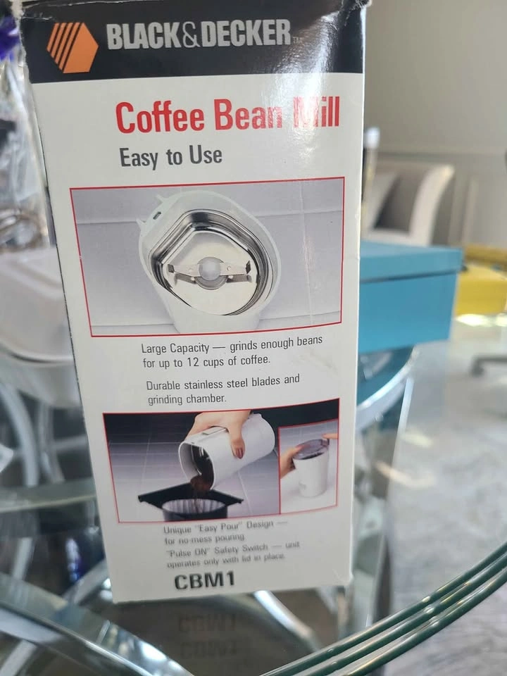 Vintage BLACK + DECKER Coffee Bean Mill Spice Grinder White Mode - photo 4