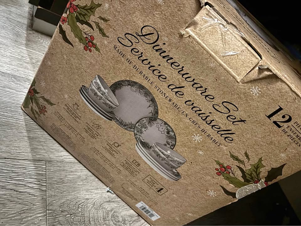 Dinnerware 12 Piece Set
