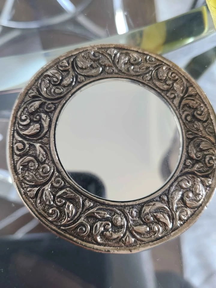 Vintage Ornate Silver-Tone Pocket Mirror - photo 5