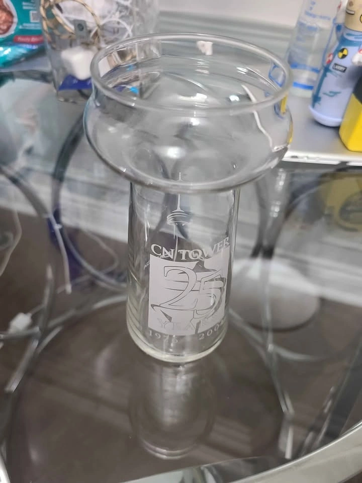 CN Tower 25th Anniversary Commemorative Glass (1976-2001) - photo 5