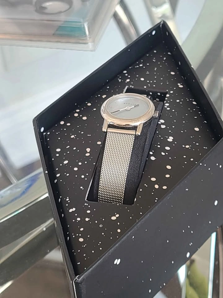 New STUDIO woman wrist watch - photo 2