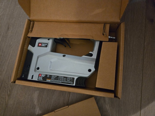 Porter-Cable 6-Gallon Air Compressor & 3-Nailer Combo Kit - photo 4