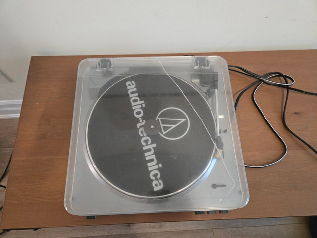 For Parts or Repair: Audio-Technica AT-LP60 Turntable - photo 2