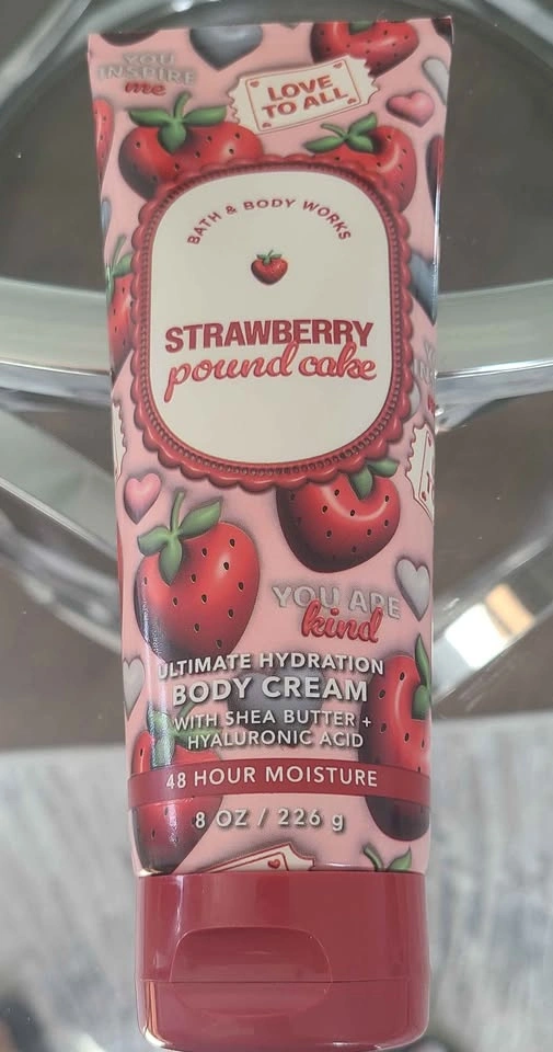 New Bath & Body Works Strawberry Pound Cake Body Cream - photo 3