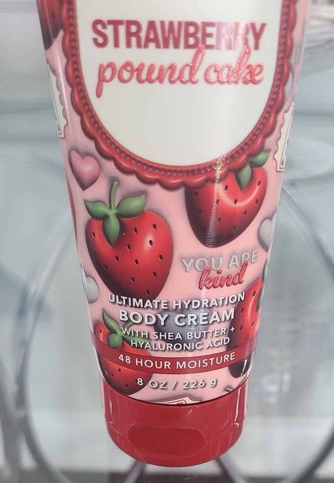 New Bath & Body Works Strawberry Pound Cake Body Cream - photo 4