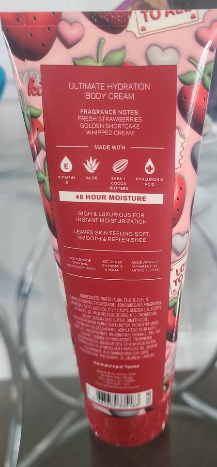New Bath & Body Works Strawberry Pound Cake Body Cream - photo 5