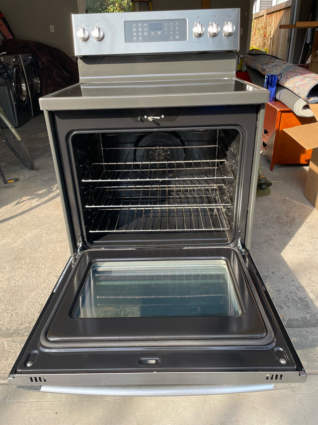 2022 GE Profile 5 burner Electric Range - photo 3