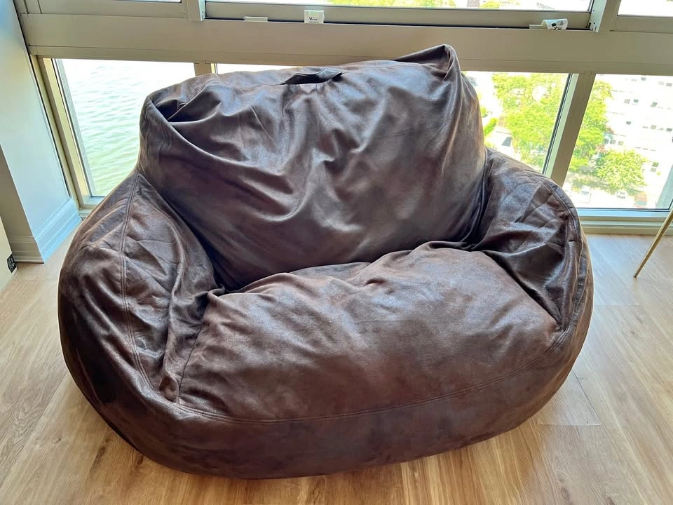 Big Joe Nestle Sofa