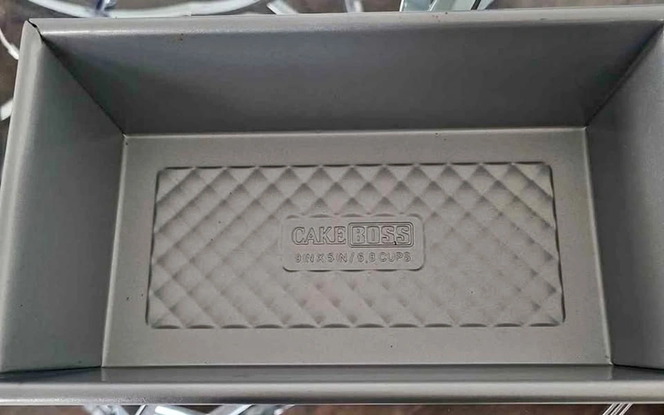 New Cake Boss Quilted Heavy Loaf Pan, 9 x 5-in