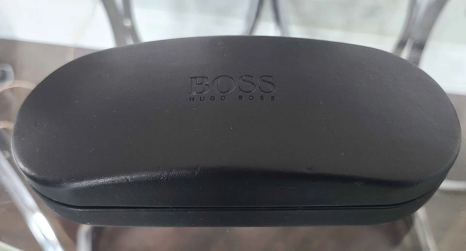 Hugo Boss Sunglasses Case - photo 2