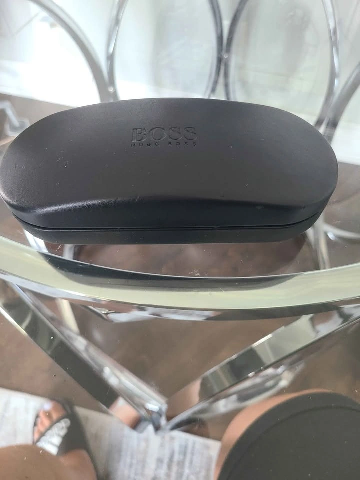 Hugo Boss Sunglasses Case - photo 4