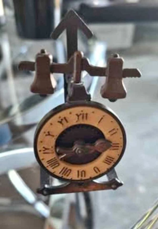 Vintage 1976 Durham Industries Inc. Die-Cast Clock Sharpener