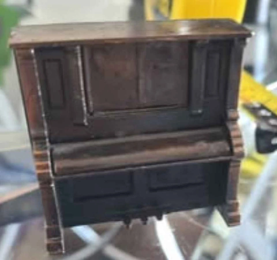 Miniature Dollhouse Upright Piano 1976 Durham Industries Inc - photo 2
