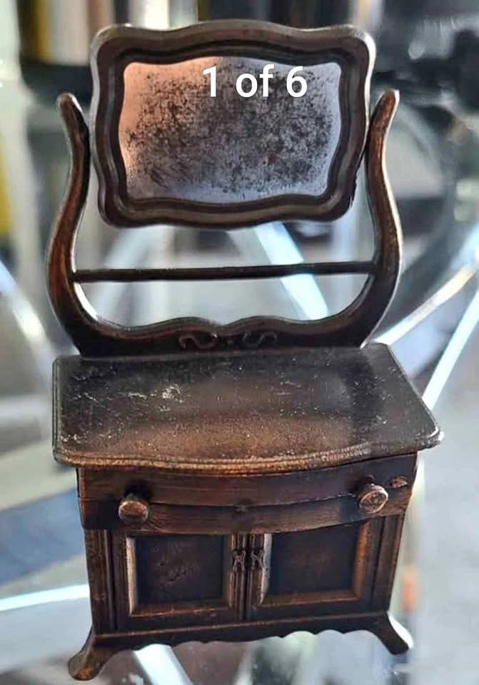 Durham Industries Die-Cast Metal Miniature Vanity Dresser 1976