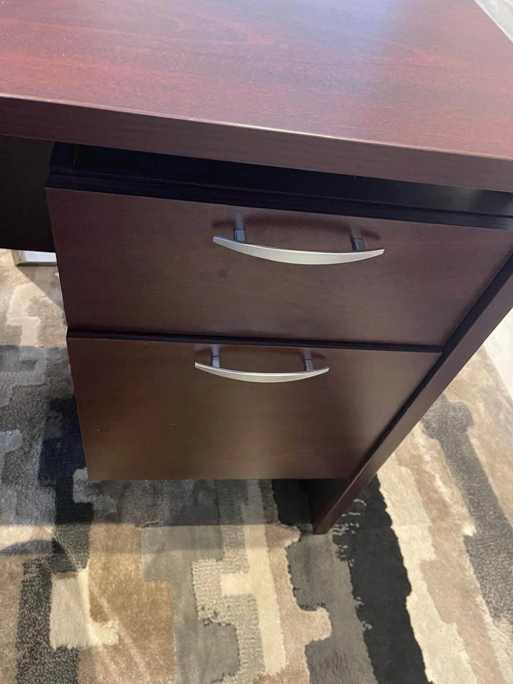 Office Desk & Swivel Leather Chair Set – Excellent Condition - photo 3