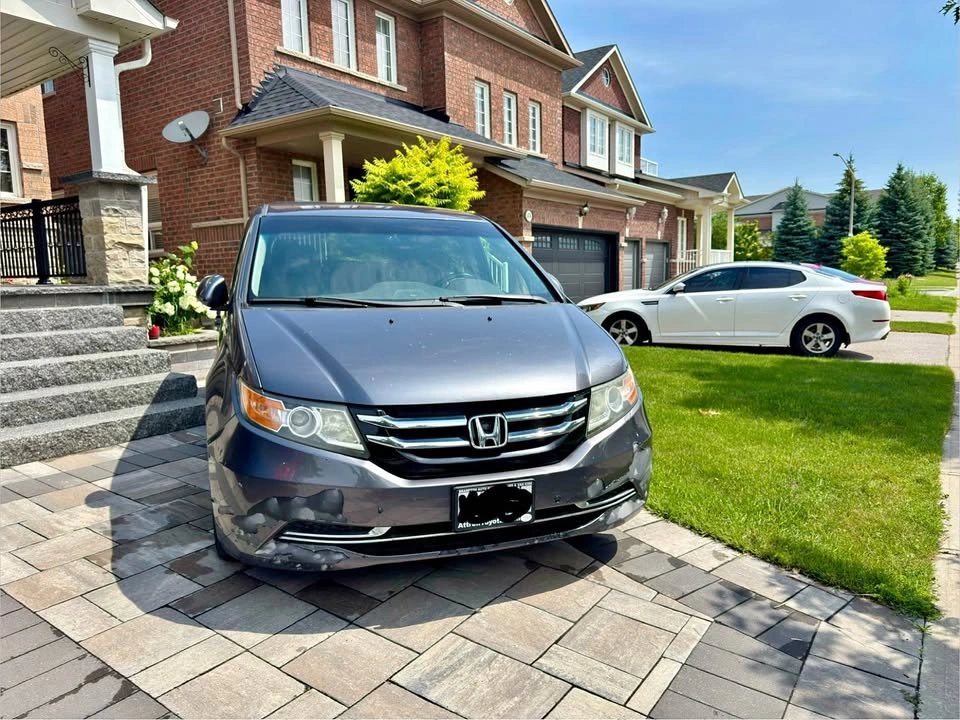 2014 Honda Odyssey EX-L – 8-Passenger Minivan (212k km)